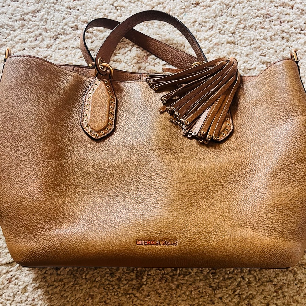 Michael Kors Hand Bag in Camel
